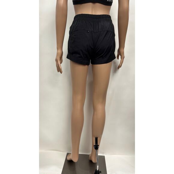 Lululemon Spring Break Away Short - Picture 2 of 3